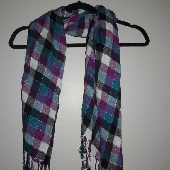 Scarf - Picture 1 of 3